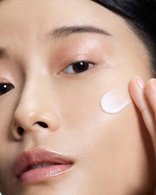 E-Skin Expert: based on 40 000 skin pictures