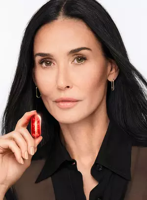 Demi Moore key visual for Absolue Longevity MD Lancome