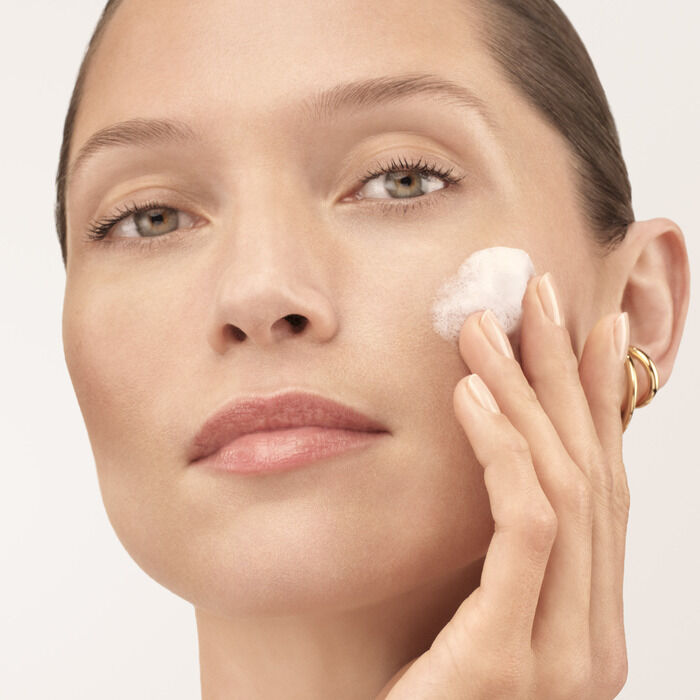 Absolue Longevity The Foaming Cleanser