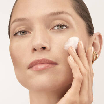 Absolue Longevity The Foaming Cleanser