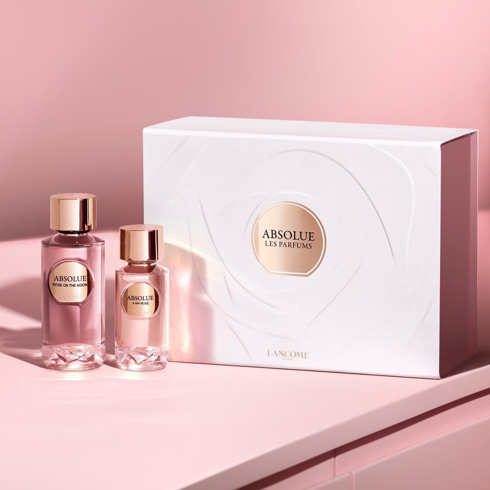 Asset with Absolue Les Parfums showcases right next to Absolue Collection box 