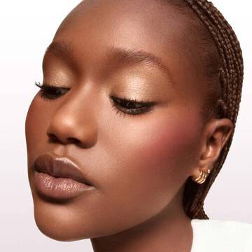 Idole tint on model