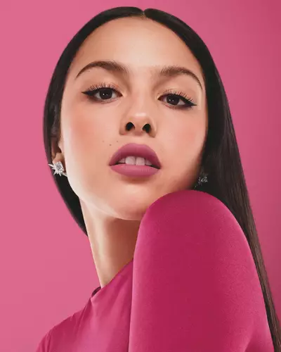 Olivia Rodrigo wearing L'Absolu Rouge Drama Matte